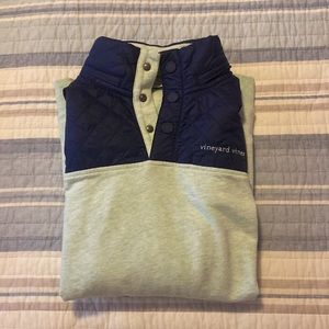 Vineyard Vines Quilted Shoulder Hooded Shep Shirt